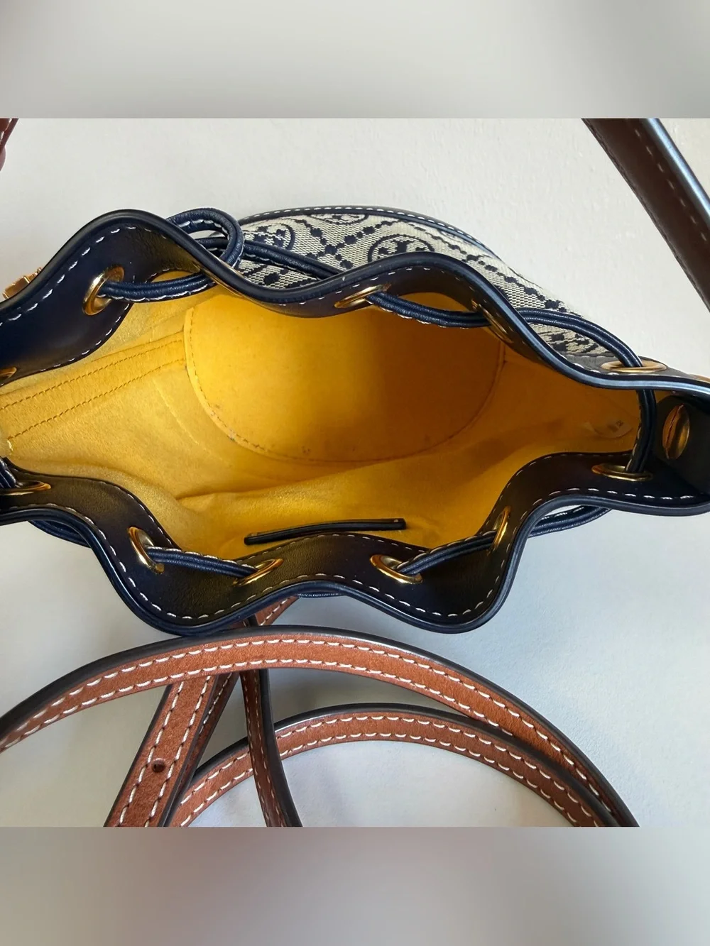 Tory Burch mini Bucket Bag-used